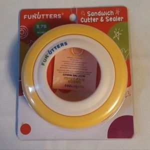 Funutters Sandwich Cutter and Sealer - Make Custom Uncrustable Treats NWT